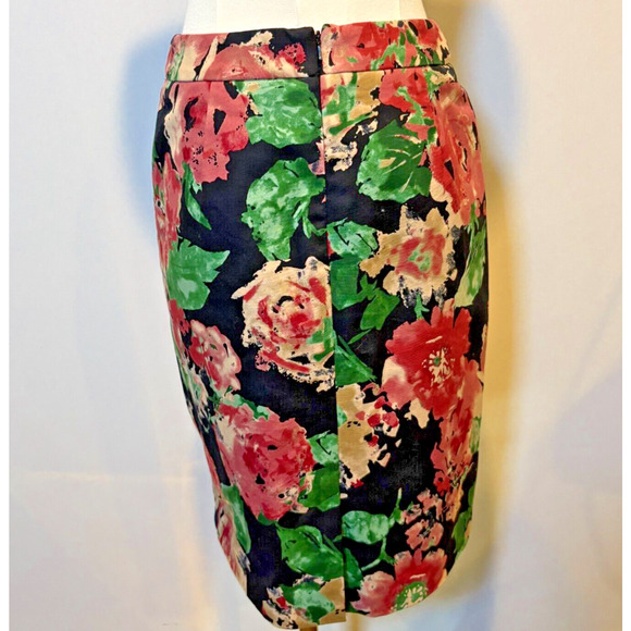 Talbots Floral Print High Waisted Straight Pencil Skirt Sz 2P/Black/Pink/Green - Picture 2 of 3